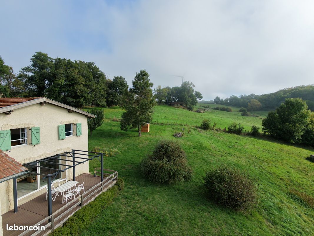 Maison 7 pièces 144 m² · à Saint-Uze · 144 m² · 220 000 €