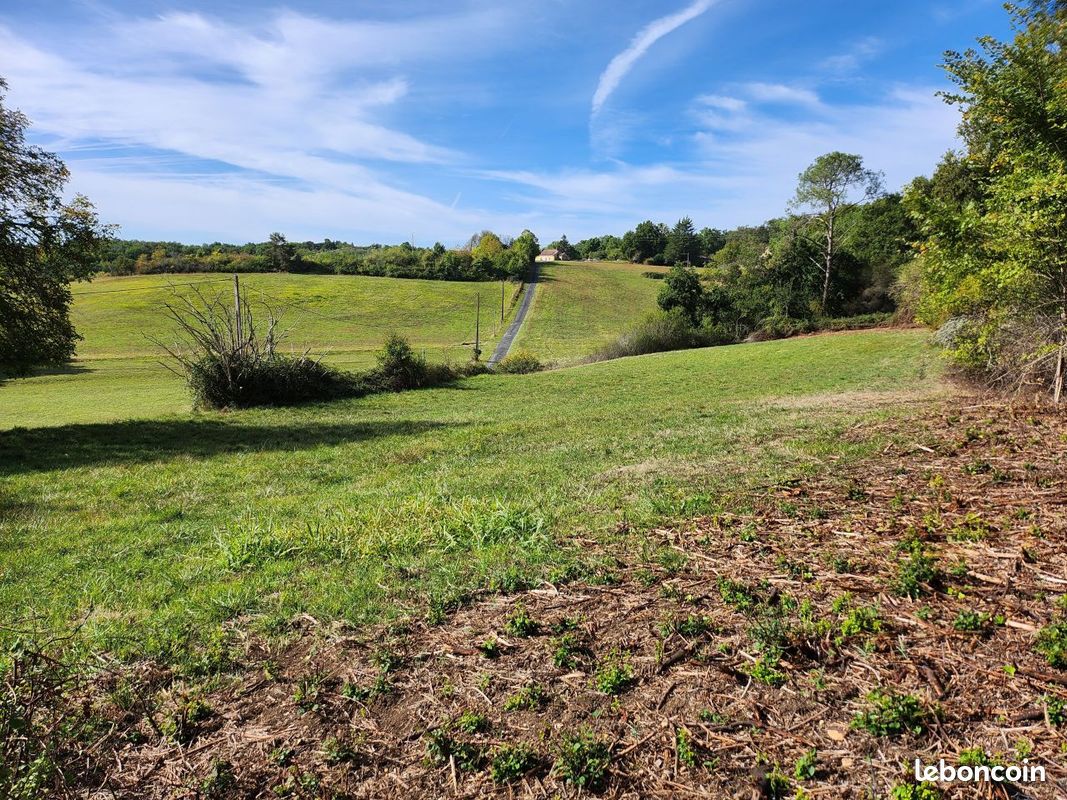 Terrain 1696 m² · à Villamblard · 1 696 m² · 35 000 €
