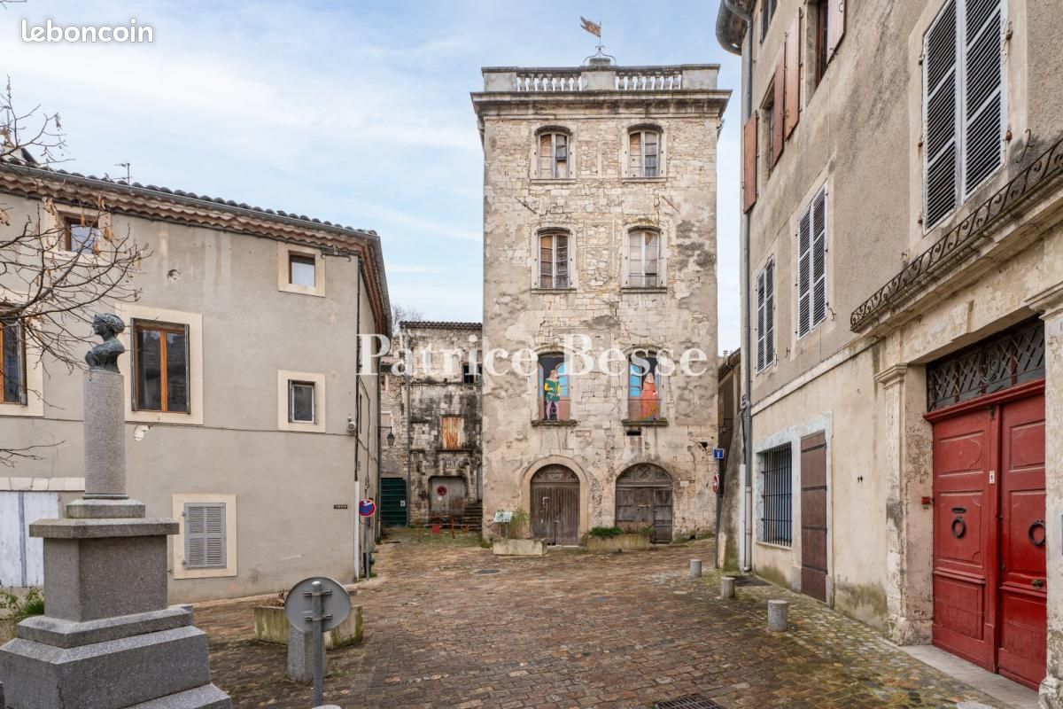 Maison 1 pièce 780 m² · à Viviers · 780 m² · 250 000 €
