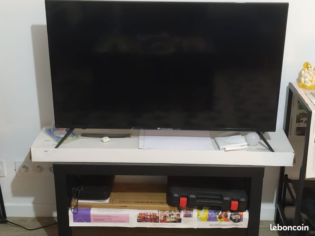 Television - TV LED - CONTINENTAL EDISON - 43'' (109 cm) - UHD 4K 3840x2160 - SMART GOOGLE ANDROID + Meuble TV (image 1)