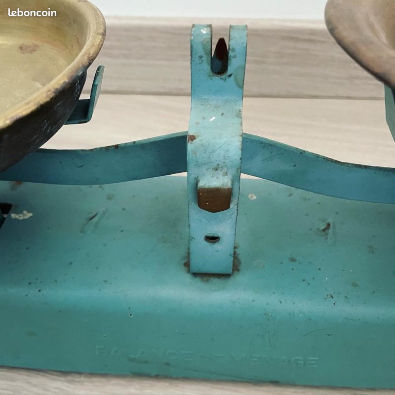 Petite balance de ménage non poinçonnée vintage (image 3)