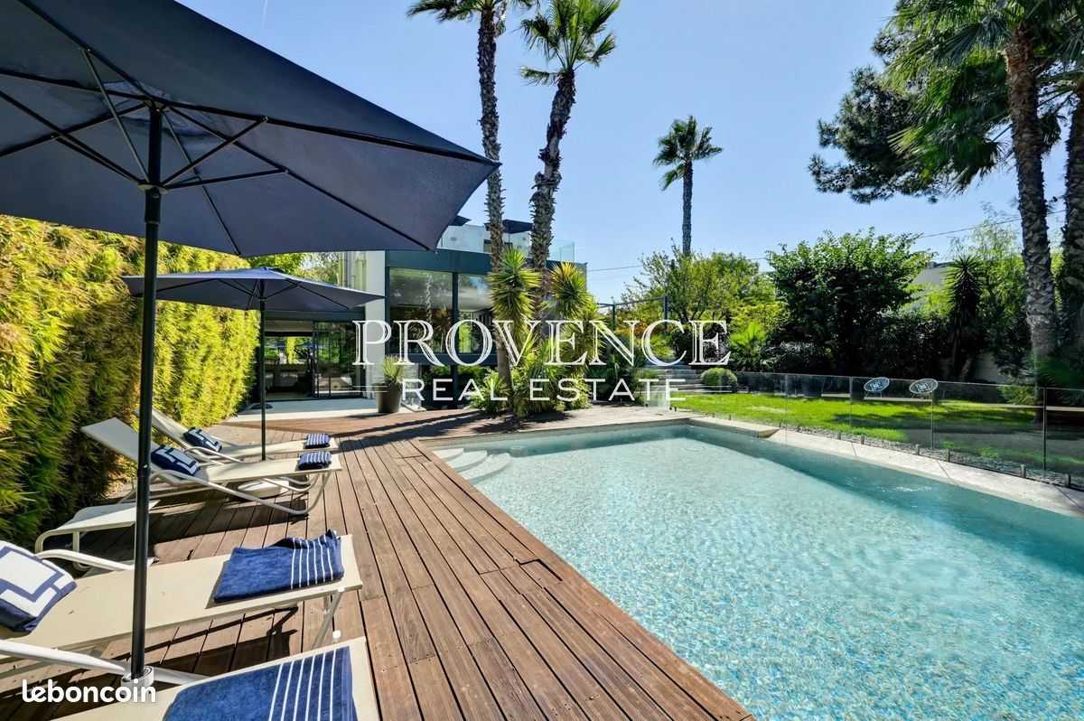 Maison 5 pièces 280 m² · à Marseille · 280 m² · 12 900 €/mois