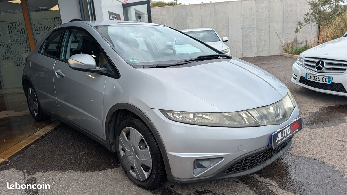 Honda Civic 8 1.4 Essencec Révision OK Garantie 3 Mois (image 4)