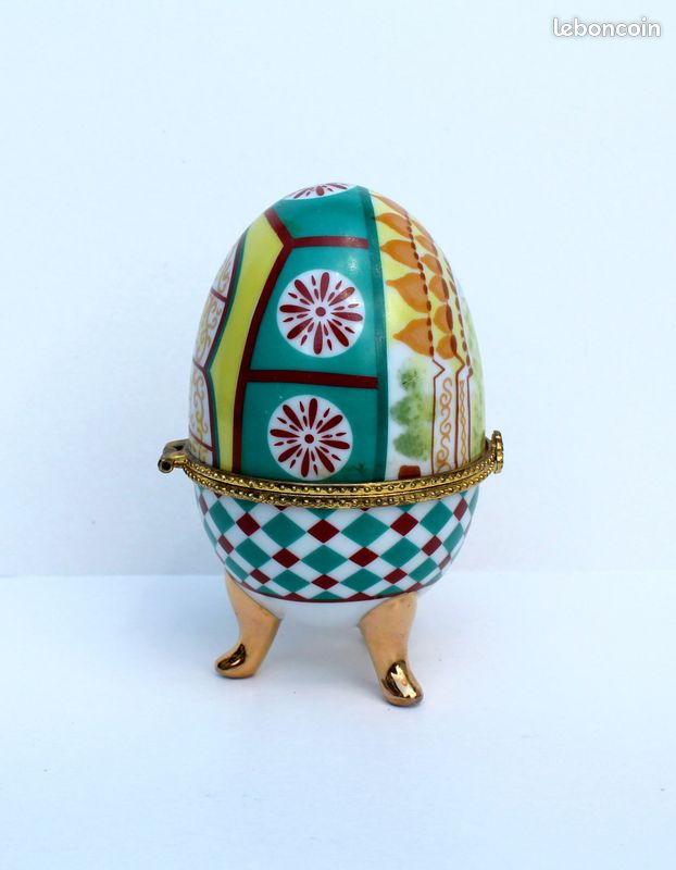 BOITE COFFRET OEUF EN PORCELAINE - MONTURE LAITON - MAGNIFIQUE DECOR H:10cm (image 4)