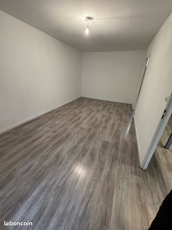Appartement 3 pièces 74 m² · à Villeneuve-d'Ascq · 74 m² · 135 000 €