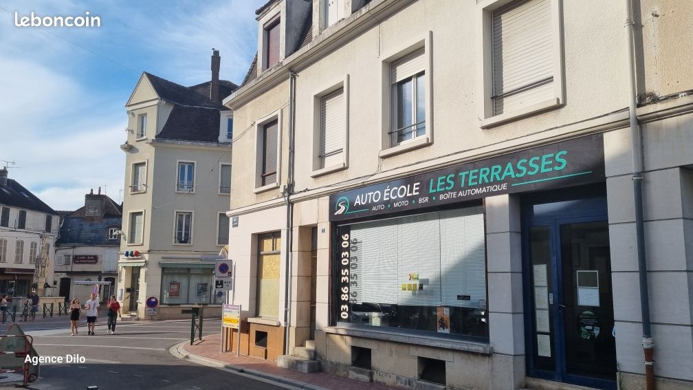 Immeuble 9 pièces 130 m² · à Saint-Florentin · 130 m² · 111 000 €