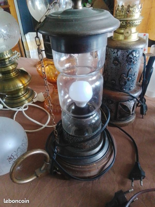 Lampe à pétrole électrifiée (image 1)