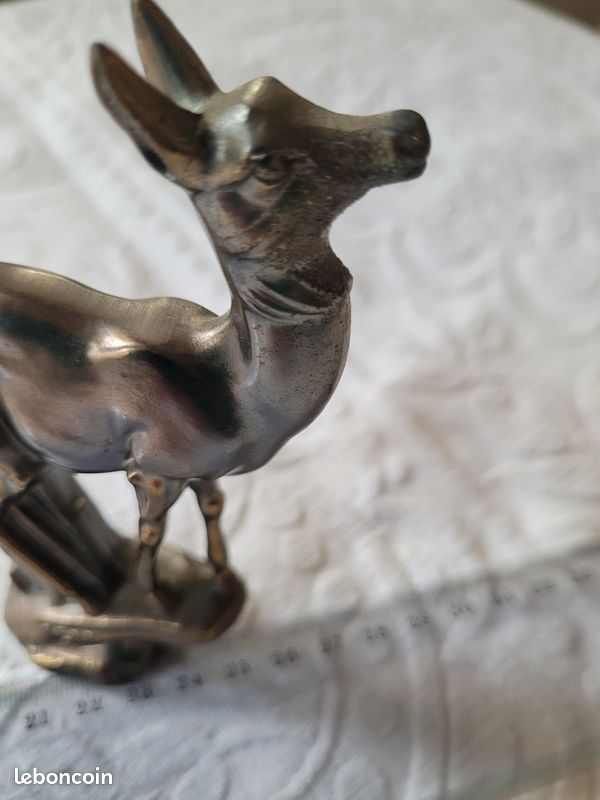 Sculpture biche signée regule pour lampe à (image 3)
