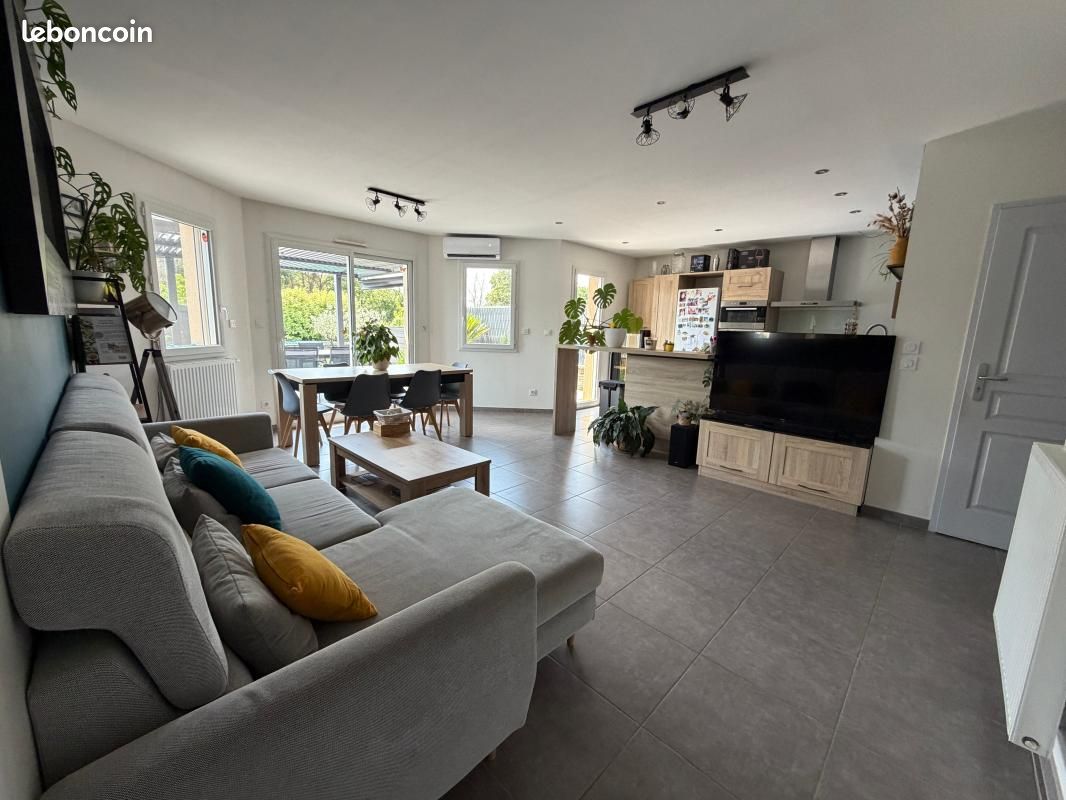 Maison 4 pièces 81 m² · à Charvieu-Chavagneux · 81 m² · 335 000 €