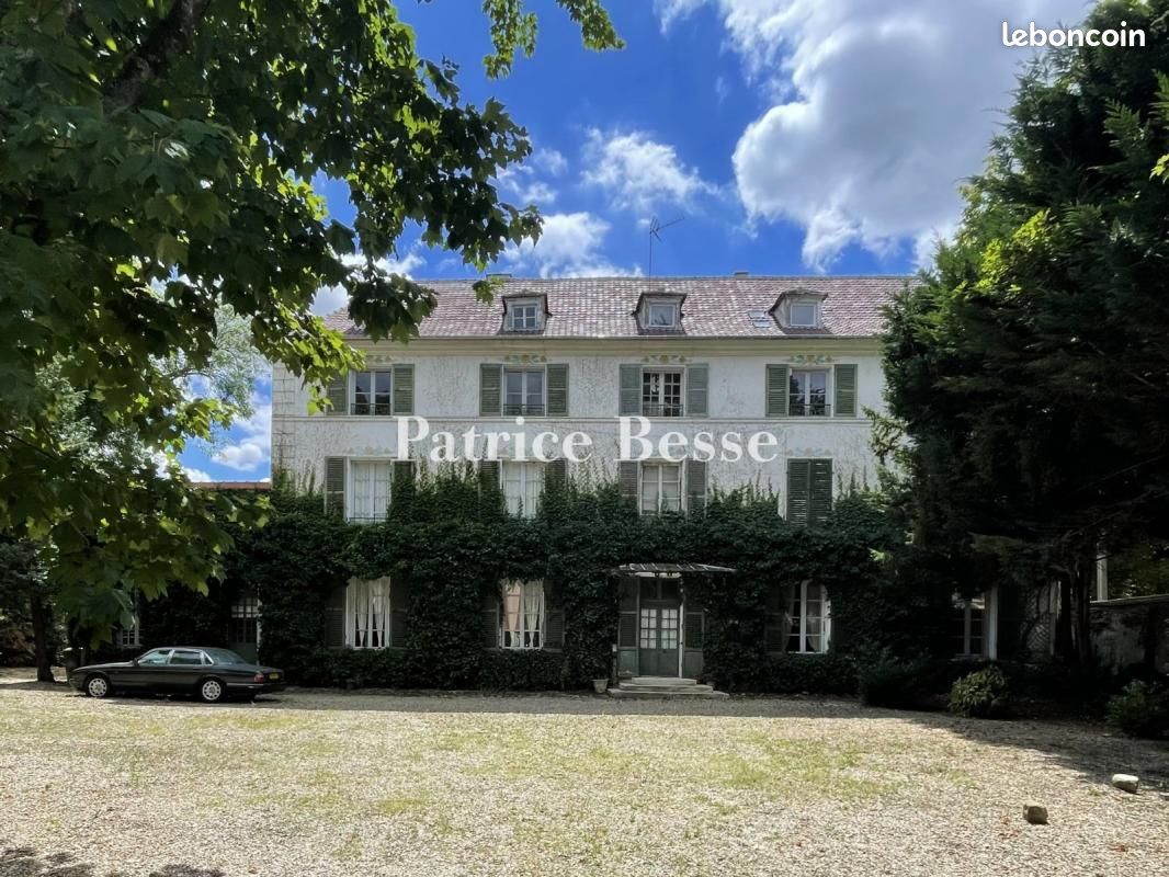 Maison 15 pièces 280 m² · à Ozouer-le-Voulgis · 280 m² · 600 000 €