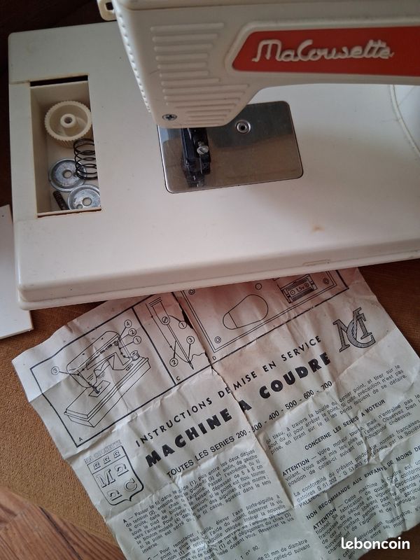 Machine à coudre vintage jouet (image 3)