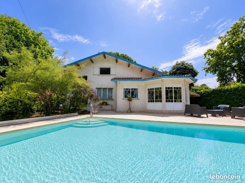 Maison 10 pièces 142 m² · à Gujan-Mestras · 142 m² · 638 000 €
