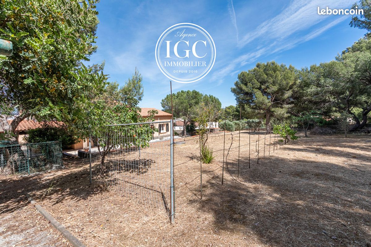Terrain 700 m² · à Châteauneuf-les-Martigues · 700 m² · 239 000 €