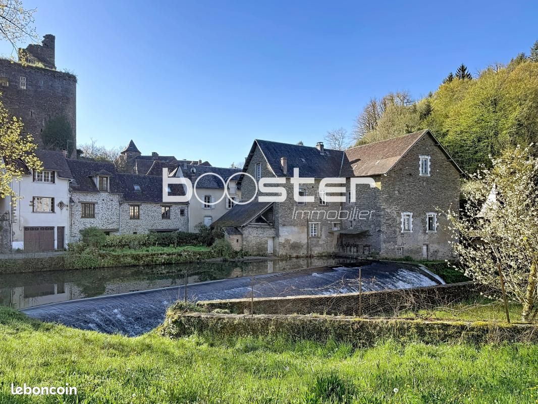 Maison 6 pièces 630 m² · à Ségur-le-Château · 630 m² · 250 000 €