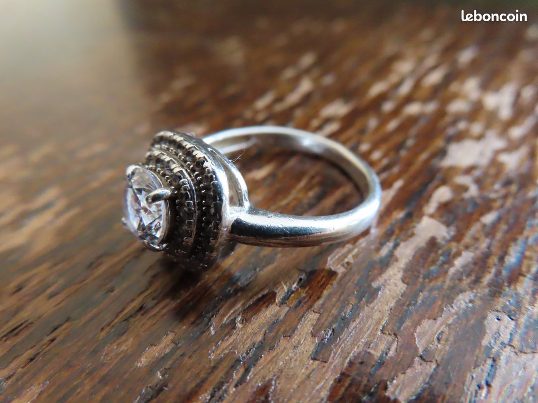 Ancienne Bague En Argent Massif - Traditionnel - Antiquité