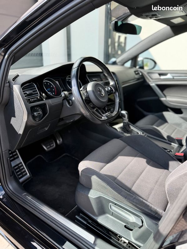VOLKSWAGEN GOLF VII 2.0 TSI 310CH R 4MOTION DSG7 5P / Sièges avants chauffants / Carplay / Jantes 19" Pretoria / Entretien complet VW / Garantie 12 mois (image 3)
