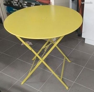 Table ronde vert bambou metal extérieur pliable avec trou pour parasol (image 1)
