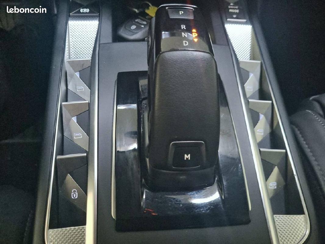 DS 3 Crossback DS3 BlueHDi 130 EAT8 - Grand Chic (image 27)
