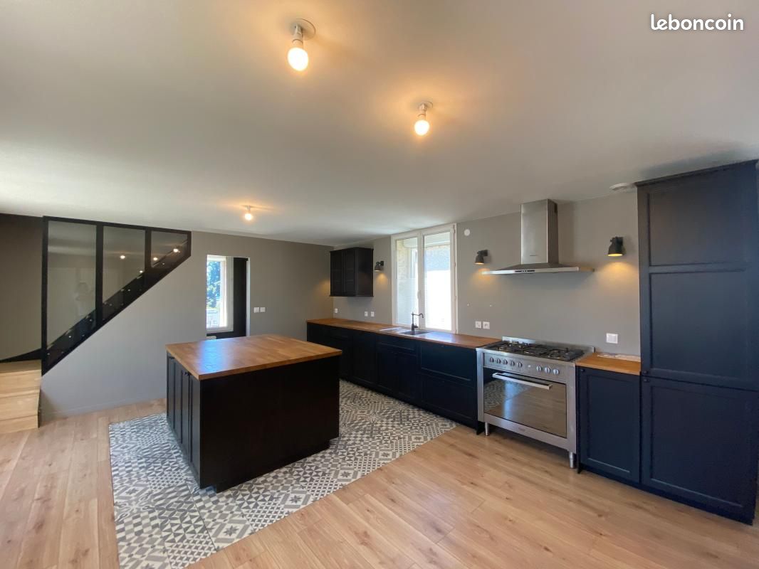 Appartement 3 pièces 119 m² · à Pont-de-Chéruy · 119 m² · 229 000 €