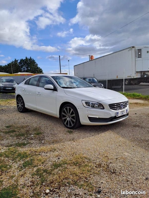 Volvo s60 d3 150ch r-design geartronic 2016 (image 3)