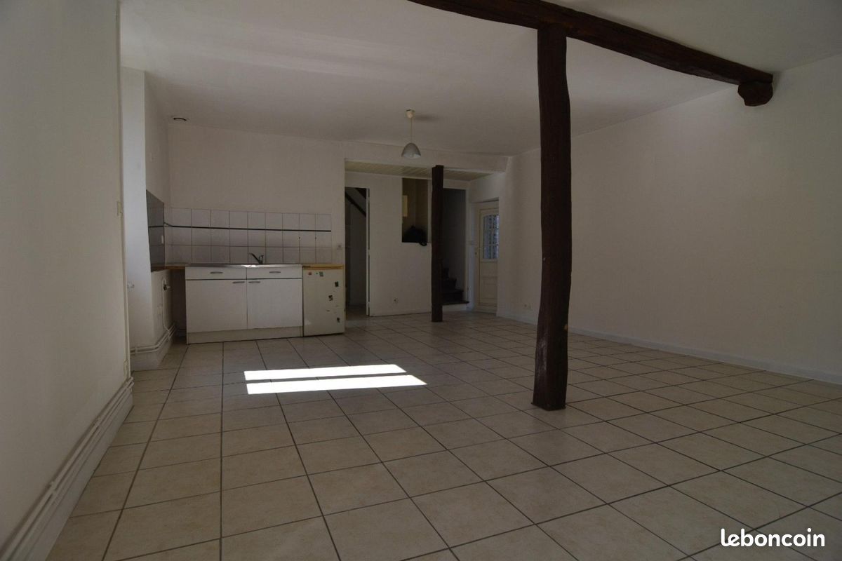Appartement 2 pièces 65 m² · à Saint-Florentin · 65 m² · 475 €/mois