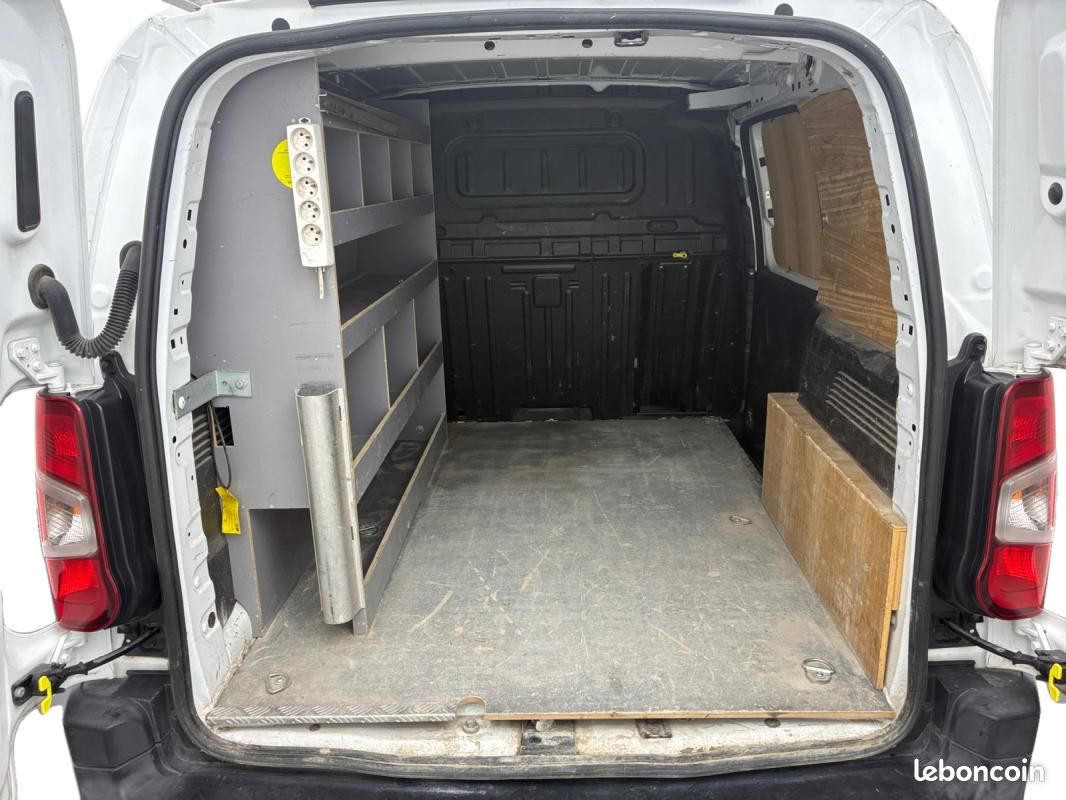 Peugeot Partner FOURGON STANDARD 1000 KG BLUEHDI 100 S&S BVM6 PREMIUM (image 15)