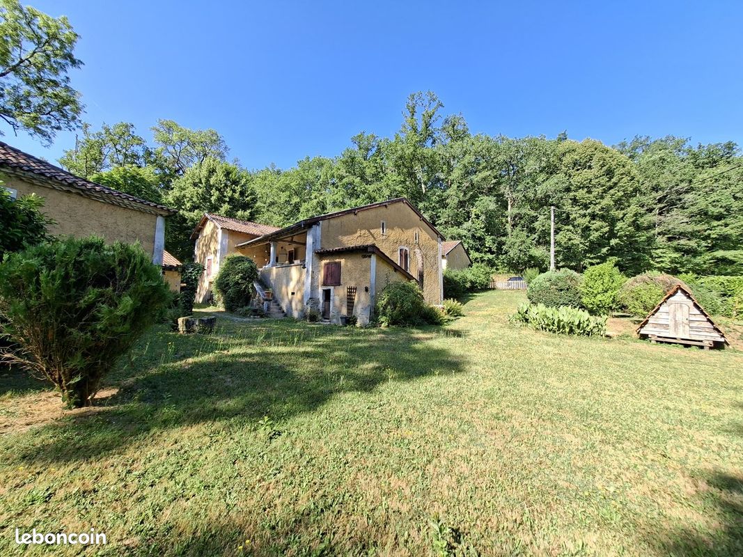 Maison 5 pièces 100 m² · à Bussac · 100 m² · 296 800 €