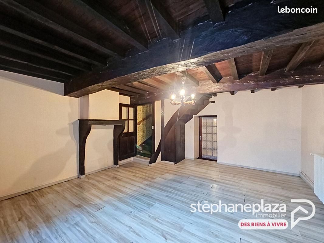 Maison 2 pièces 51 m² · à Tossiat · 51 m² · 55 000 €
