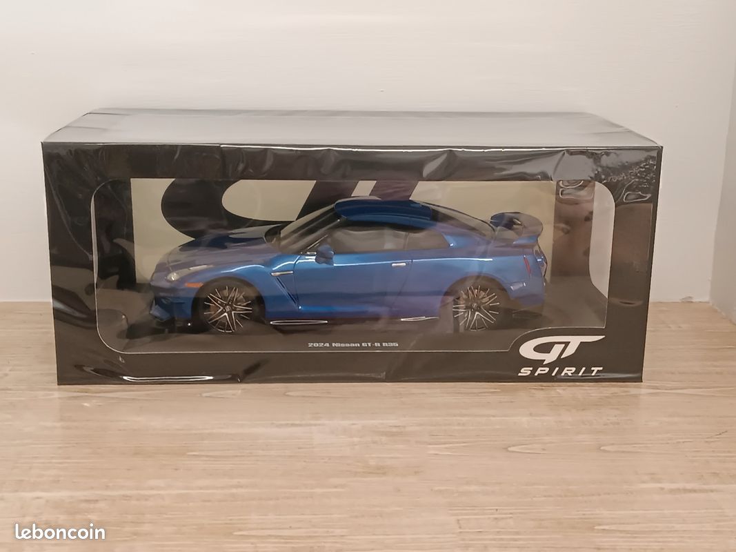 Modèle Réduit Nissan GT-R Skyline Bayside Blue 1/18 - GT Spirit - édition Limitée