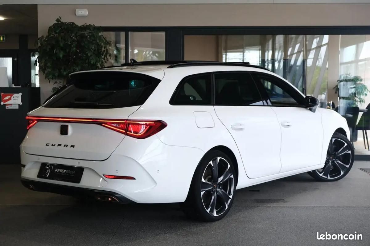 Cupra Leon SPORTSTOURER 1.4 E-HYBRID VZ 245PK PANORAMIQUE SUPERSPORT 245 CH AVANT BVA - CAMÉRA D'... (image 2)