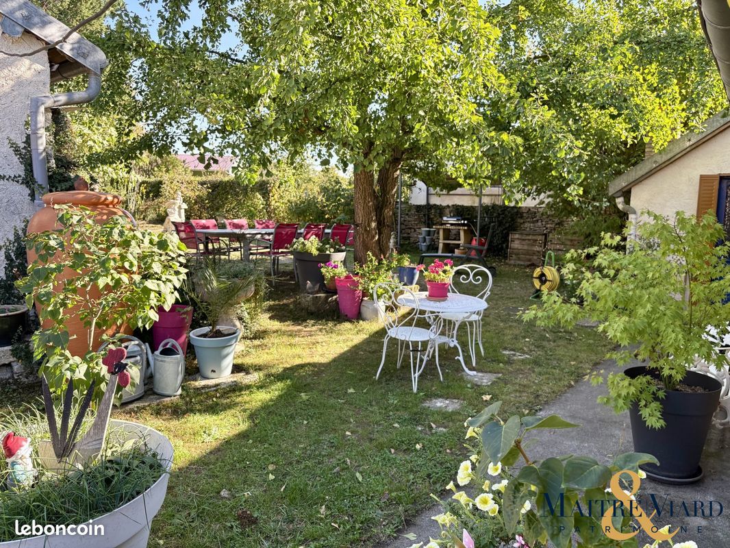 Maison 8 pièces 246 m² · à Ferrières-lès-Scey · 246 m² · 232 000 €