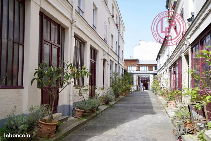 Loft 2 pièces 65 m² — 2