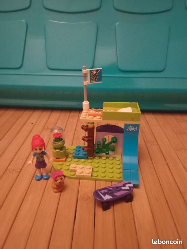 Lego Friends chambre de Mia (image 1)