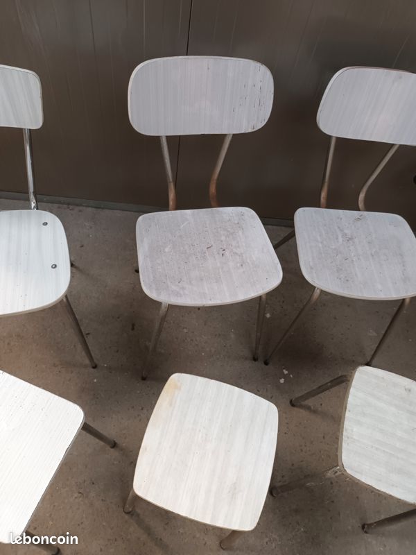 Lot de chaises et tabouret formica (image 3)
