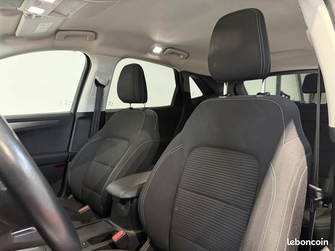 Ford Kuga 1.5 TDCi 120ch Titanium 4x2 - Carplay Xenon led Radars Av/Ar (image 17)