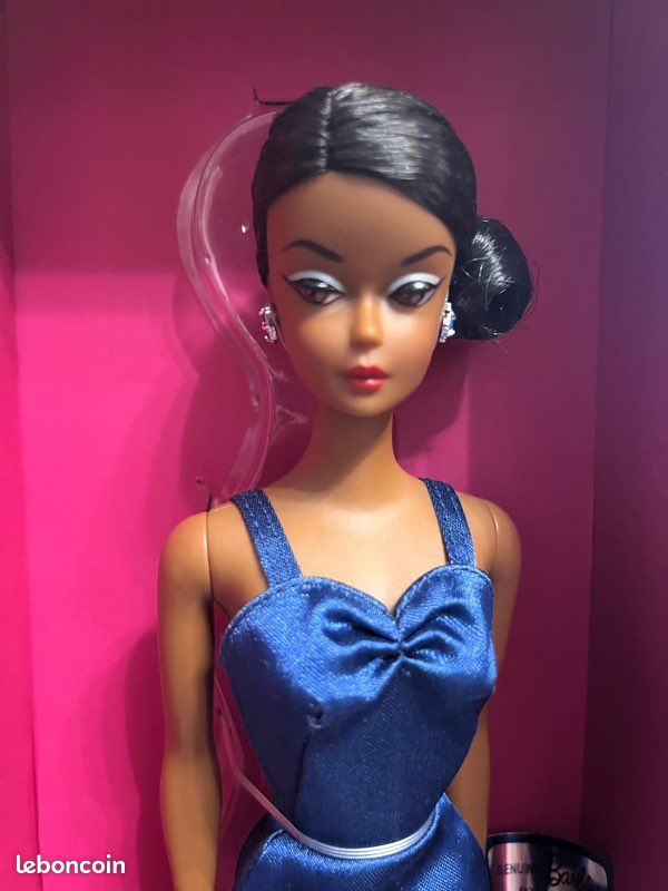 Barbie Sapphire Anniversary Fashion Model Collection Poupée