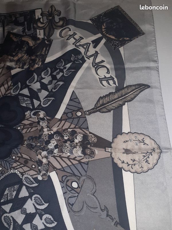Carré Christian Lacroix (image 4)