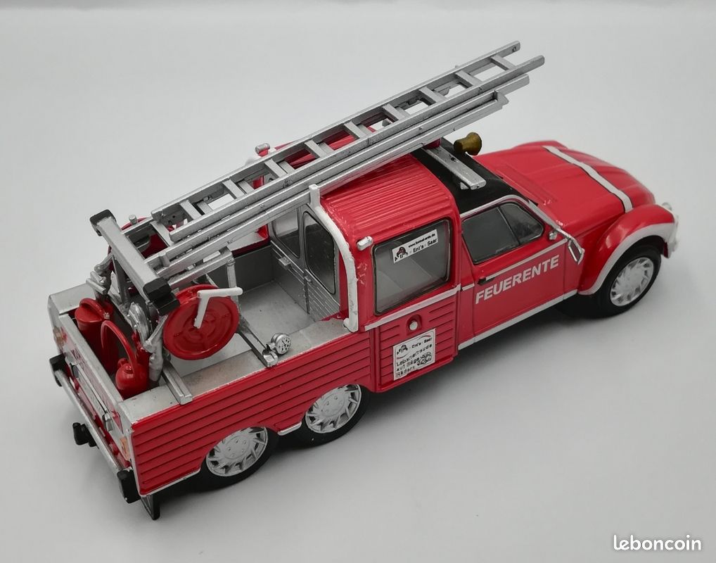 Miniature Eligor 1/43 – Peugeot D3A Ambulance Pompiers Bourg-en-Bresse – Occasion