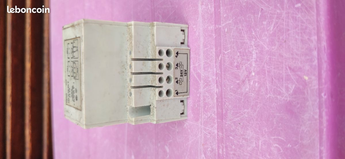 Transformateur de sécurité Legrand 25VA (image 2)