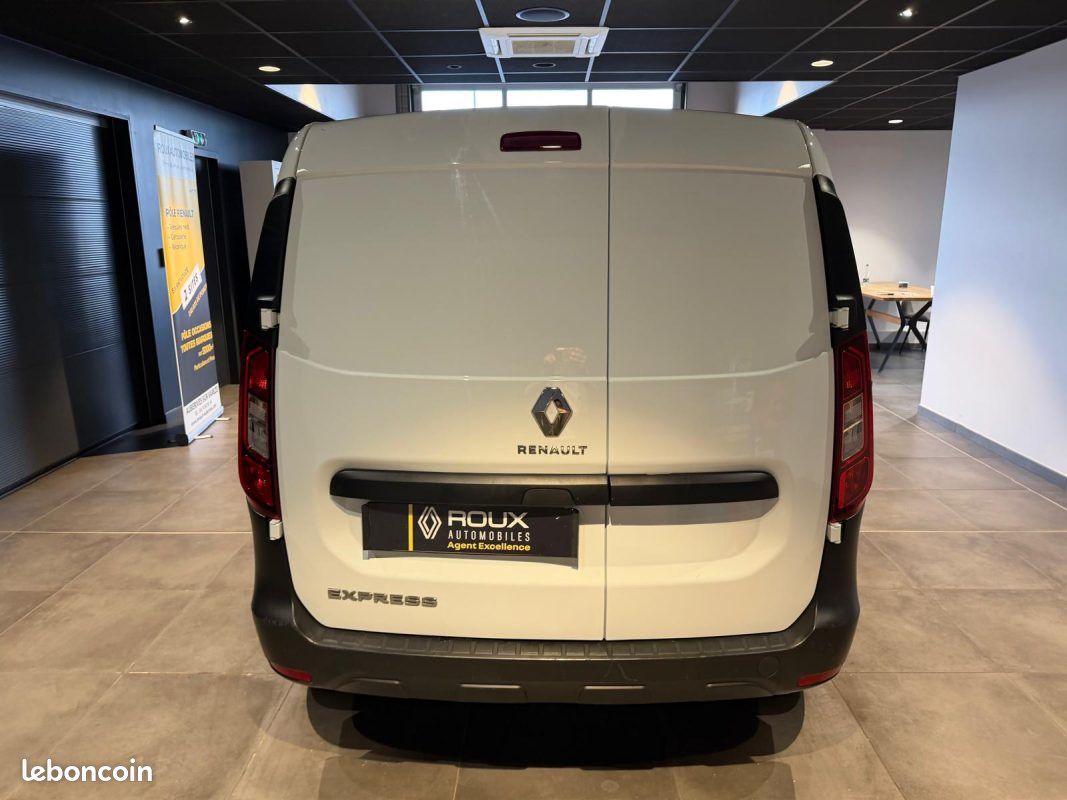 Renault express 1.5 blue dci 95ch confort / pack offroad / habillage bois / tva recuperable 2022 (image 6)