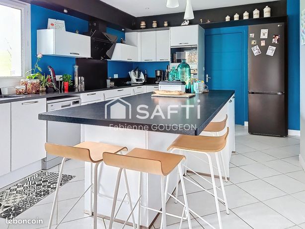 Propriété 7 pièces 200 m²