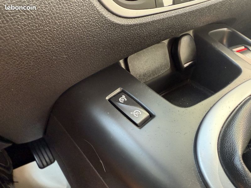 Renault SCENIC III 1.2 TCE 115CH ENERGY (image 21)