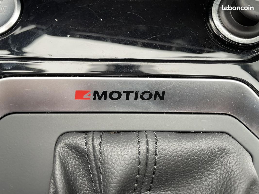 VOLKSWAGEN T-ROC CARAT / 2.0 L TDI / 150 Ch / 4 MOTION / BV DSG / 1 ERE MAIN / TOIT OUVRANT (image 36)