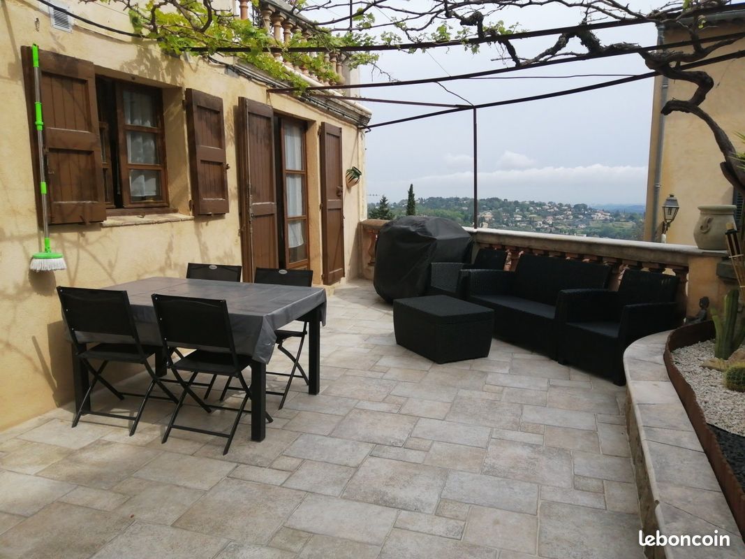 Maison 3 pièces 77 m² · à Châteauneuf-Grasse · 77 m² · 1 270 €