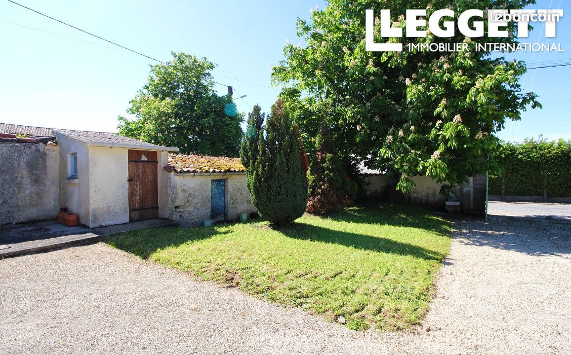 Maison 9 pièces 127 m² - Lupsault 16140 (image principale 1)