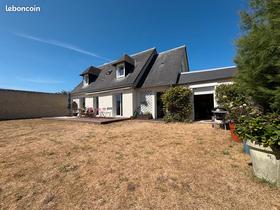 Maison 8 pièces 127 m² · à Ver-sur-Mer · 127 m² · 369 000 €