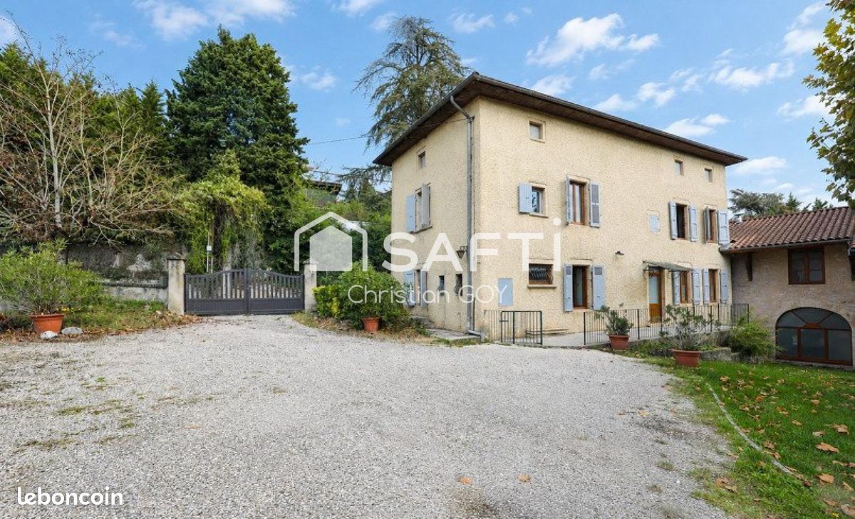 Maison 10 pièces 180 m² · à L'Isle-d'Abeau · 180 m² · 294 000 €
