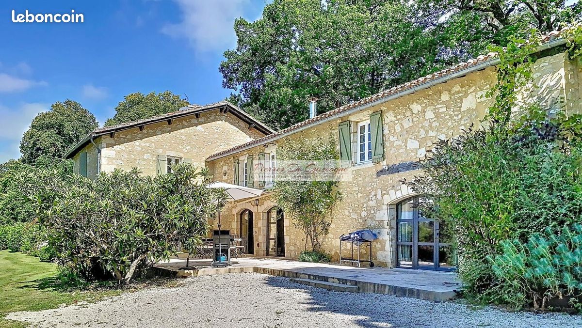 Maison 7 pièces 398 m² · à Auch · 398 m² · 690 000 €