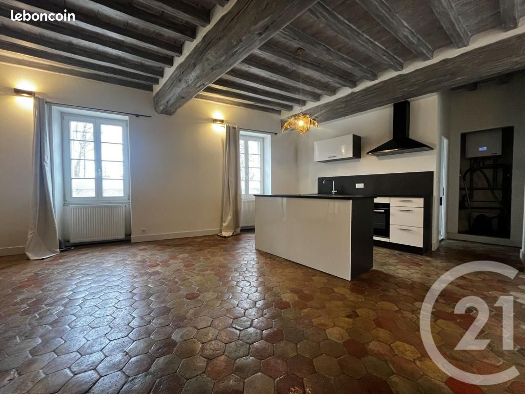 Appartement 3 pièces 80 m² · à Beaune · 80 m² · 890 €