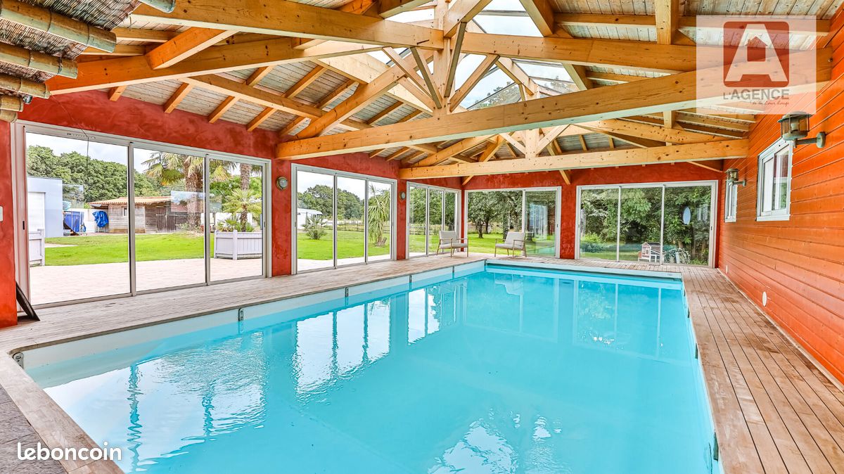 Maison 6 pièces 258 m² · à Landevieille · 258 m² · 882 500 €